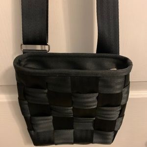 Harvey's seatbelt shoulder handbag